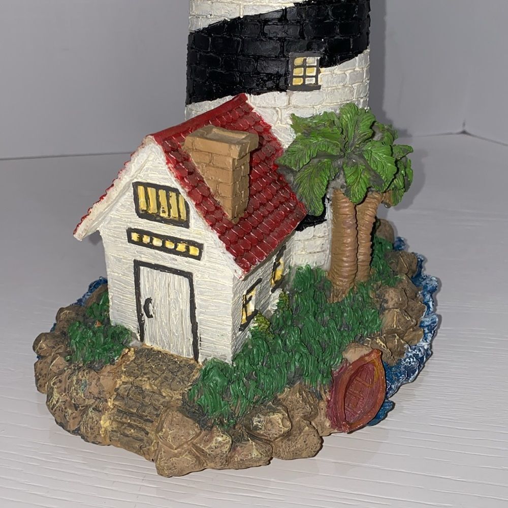 Vintage Florida Lighthouse Plays Music And Lights Up Red With Attached Cottage - Picture 8 of 11